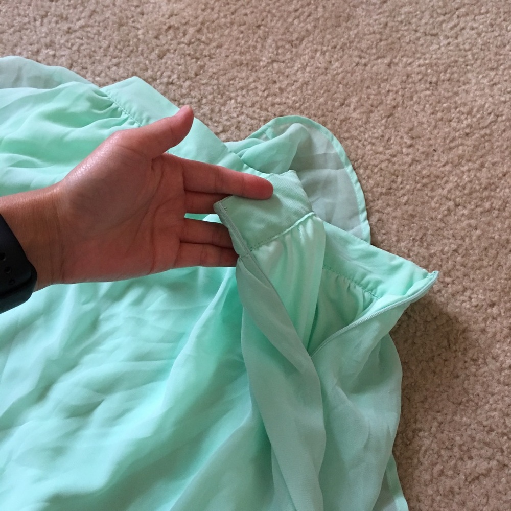 Forever 21 - Seafoam green asymmetrical skirt - Picture 3 of 4